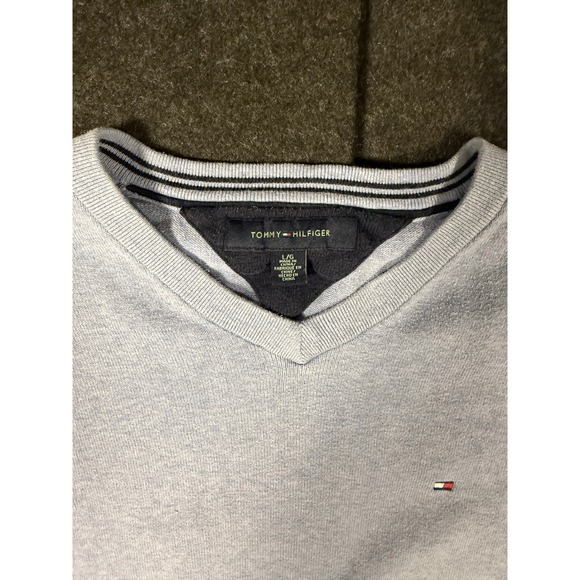 Tommy Hilfiger Men's Light Blue V Neck Long Sleeve Sweater Size L - Picture 2 of 8